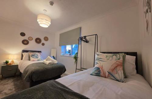 Cambridge Stylish Hot Tub Stay Sleeps 10 - Foto 28