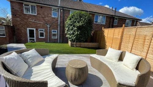 Lovely 2 bedroom apartment with a garden - Foto 3