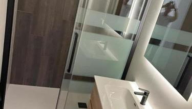 Chloe Apartments TRG - Foto 5, Shower