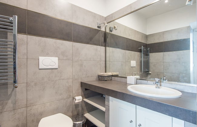 Luxury Apartment Auditorium - Photo 21