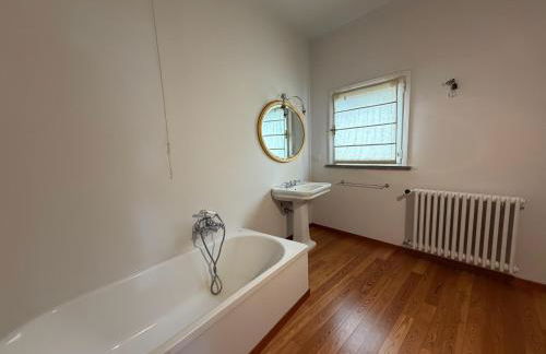 Luxury Lakefront Villa on Lake Maggiore with Private Beach - Photo 44