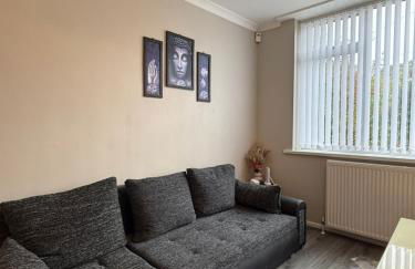 Charming 3 BR - NEC HS2- Long Stays Wifi Parking Airport - Foto 38