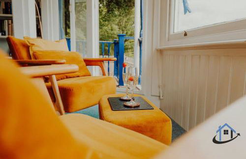 Unique Boathouse, detached free parking x4 cars - Foto 44