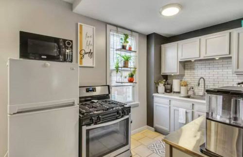 Studio near Arsenal Park l Street Parking - Foto 7