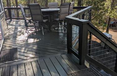 Pinetop Getaway w Sunset Deck & Fire Pit Table - Foto 11