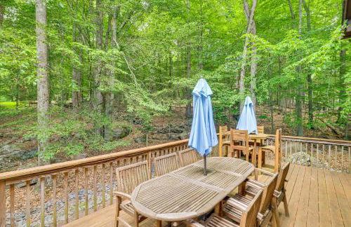 Fire Pit and Games! Secluded Chalet 30 Mi to Montage - Foto 28