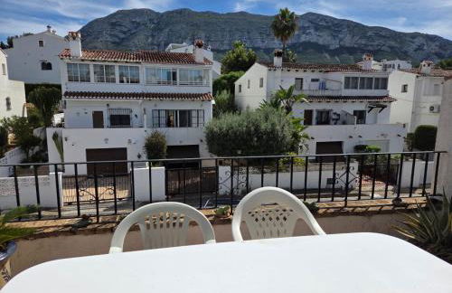 Townhouse in Las Rotas - Foto 2