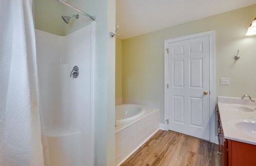 Spacious Mooresville Home with Lake Norman View! - Foto 19