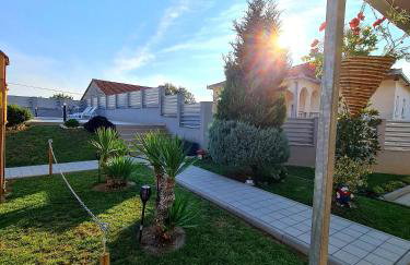 Spacious villa for 10 with a big private pool - Photo 55