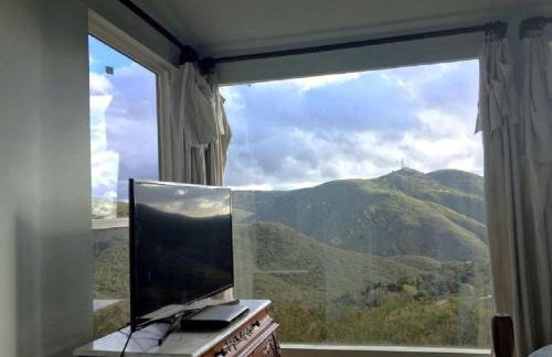 Pet Friendly Charming Cottage with Incredible Views and Hot-tub in Rainbow, California - Foto 18