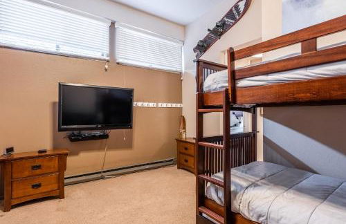 New Listing 2 bedroom and Loft 2 bath Summit E Bldg 16 condo sleeps 8 Steps to Eagle Lodge Chair 15 - Foto 37