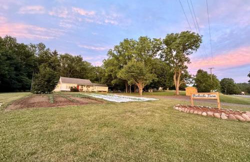 Home 7 beds, 2 baths Farmstay at Pygmy Goat Farm Byron Center Michigan - Foto 36