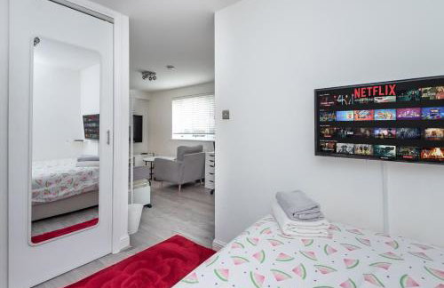 Modern Muse Flat with Free Parking - Foto 7