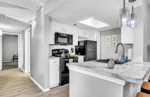 Relaxing 2BR Apartment with Pool and Gym - Foto 5