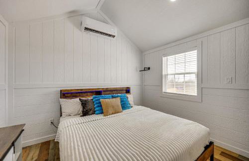 Hike, Hunt and Fish Pet-Friendly Studio in Dilley! - Photo 12