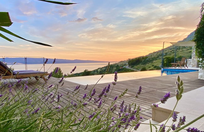 Villa Forte-the Exclusive Private Villa With Amazing sea View Located in Mimice - Photo 39