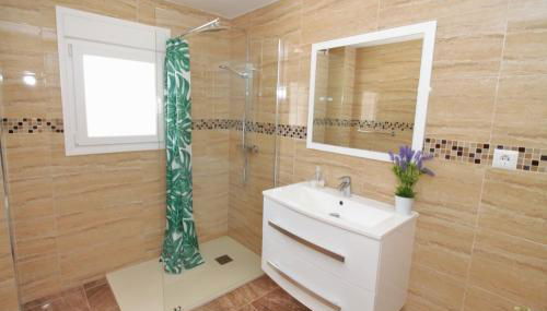 Marbella Villa Sea View 10 Bedrooms - Photo 2, Shower
