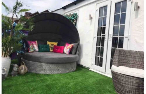 Stunning views, Hot tub, 5 mins to Chester - Photo 11