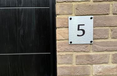 Brand new Flat 5 with Free Parking and fast WIFI - Foto 17