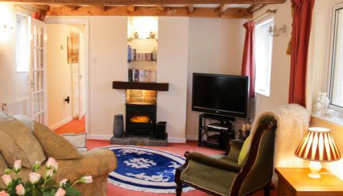 Cream Door Cottage - Photo 4