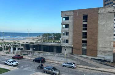 Vista Mar e Pé na Areia,Apartamento novo na Praia do Futuro bem próximo do Crocobeach - Foto 2