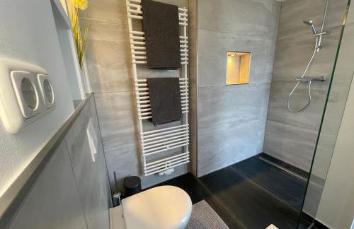 Gleis 12 , kontaktloser 24-7-Check In, barrierefrei ,Smart TV, W-LAN, Parkplatz kostenlos - Photo 11