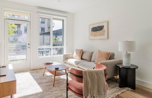 Blueground Pleasant Hill balcony nr Park SFO-1906 - Photo 1