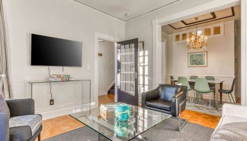 Landmark 23 - Photo 2