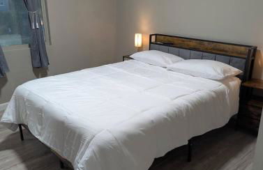 The Junction Cove |2BR Apartment, Walk to Downtown - Photo 3