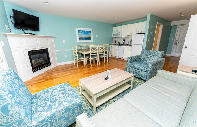 Edgewater Beach Resort, a VRI resort - Photo 18