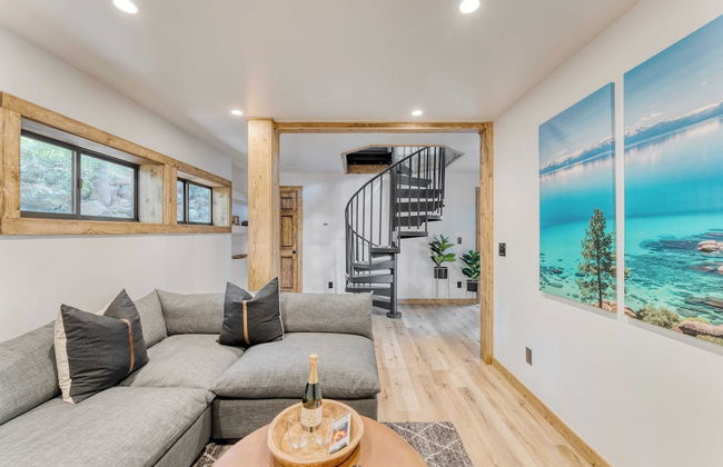 Lake View, Firepit, Game Room Remodeled Lake Tahoe Luxury Cabin by Avantstay - Foto 40