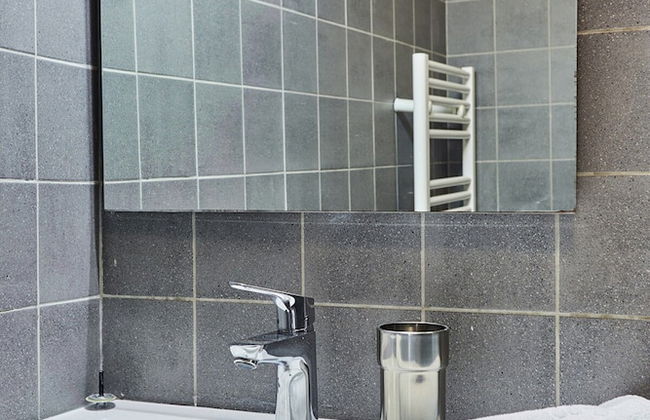 New Apartment Boulogne Facing the "passage" - Photo 13