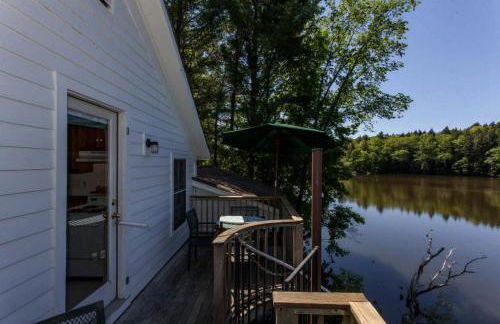 Riverfront Cabin with Beautiful Views of Housatonic River in Great Barrington, Massachusetts - Foto 15