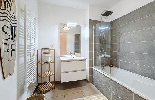 Superbe Appart 2ch, clim, terrasse, pkg, wifi, tv - Photo 17