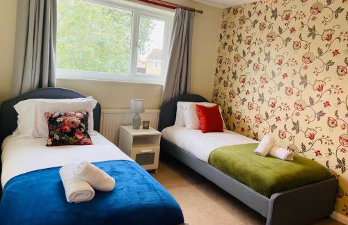 3 Bedroom House Garden Free Parking 15 min to centre 5 min to motorway - Foto 20