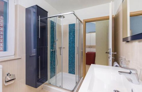 Gorgeous Home In Rezanci With Jacuzzi - Foto 40