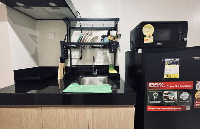 Simple & Serene Studio Stay - Photo 4