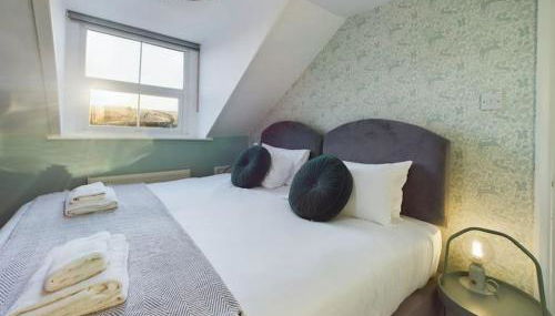 Central Eastbourne Escape with Rooftop Jacuzzi - Foto 4