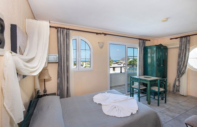 Hotel Castle Suites - Photo 45