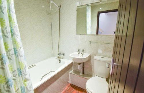 Long Byres Holiday Cottages - Foto 9