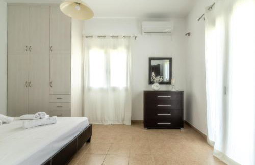 Ceronia Renovated House near the Beach - Foto 4