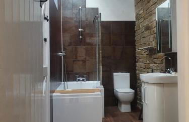 Edgerton coach house, Detached cottage in town, Spacious rustic charm - Foto 14