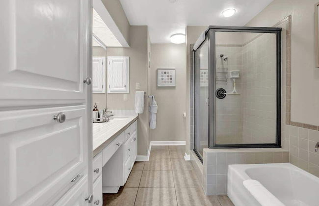 Luxury Riverfront Condo 1 BLK to Schlitterbahn! - Foto 28