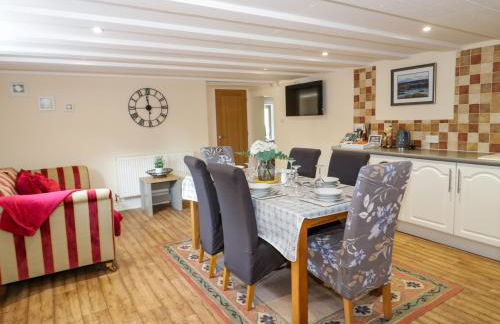 Plas Eithin - Photo 10