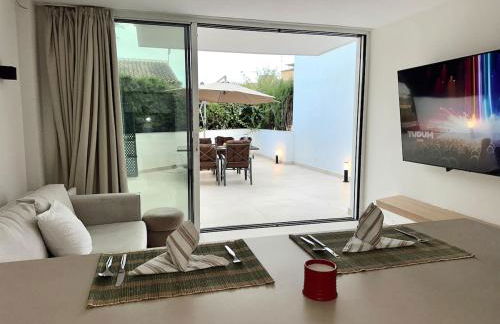 Marbella Hideaway BBQ, POOL & Best walking distance Beaches - Photo 17