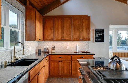 Hot Tub and Ocean Views Spacious Irish Beach Home! - Foto 11