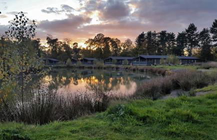 Bay Tree Lodge: Lakeside lodge w/hot tub & cinema surround sound - Foto 25