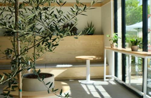 Home with Rooftop Deck & Garage, 2 miles to Downtown Broadway - Foto 50