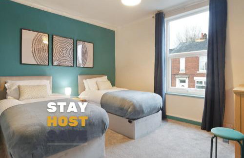 Treeton - Brand New 3 Bed House, FREE Parking & Great for Groups - Hosted by Stay Host Save - Photo 1