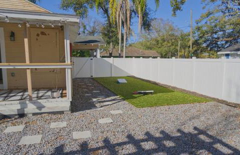 Cozy bungalow with Luxe Yard, Firepit, Pergola Area - Foto 32